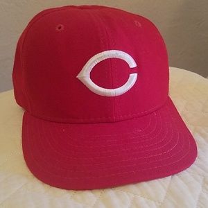 Cincinnati Reds ball cap hat